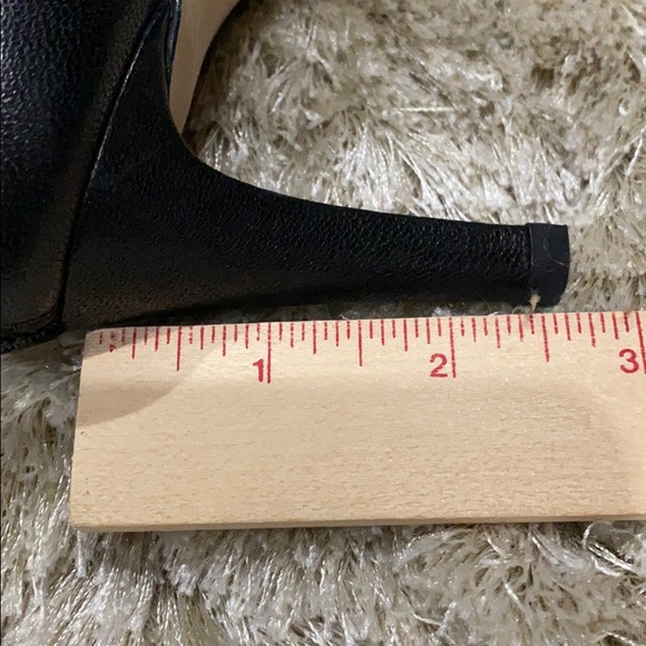 Stuart Weitzman HugMe black leather heels. - Picture 4 of 5